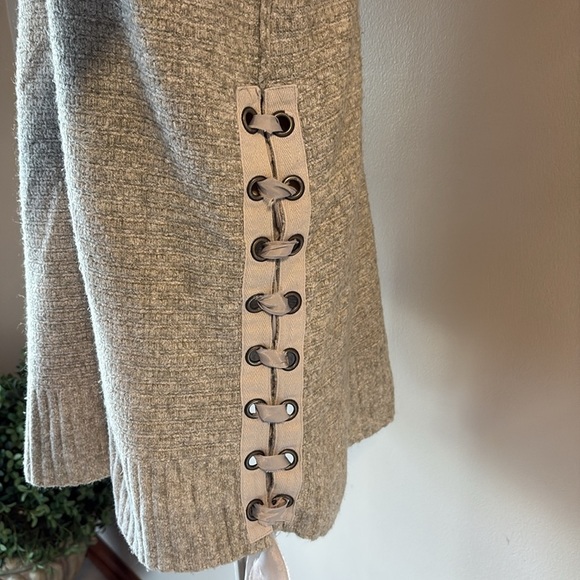 Free People heart it lace up side cozy sweater deep V oversized XS gray - Picture 5 of 15